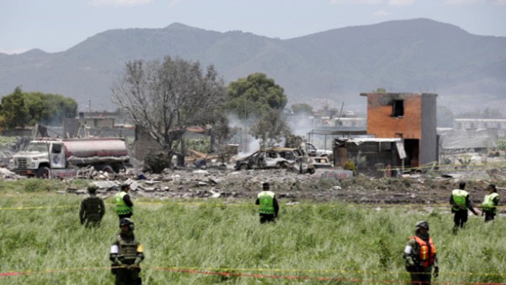 Nổ kho pháo liên hoàn ở Mexico, gần 60 người thương vong - Hình 1