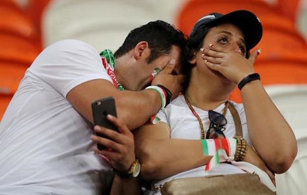 Chùm ảnh đầy xúc động của cổ động viên tại World Cup 2018 - Hình 6