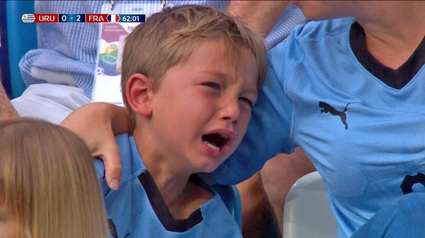 Chùm ảnh đầy xúc động của cổ động viên tại World Cup 2018 - Hình 1