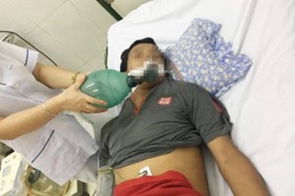 Nghệ An: Uống rượu ngâm rễ cây, 2 người thương vong