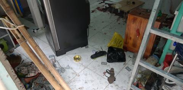 Vụ xông vào phòng trọ “xử” bạn gái ở Tp.HCM: Nam thanh niên đã tử vong