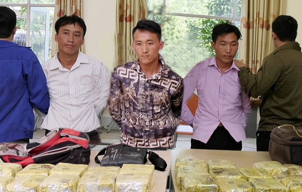 Lào Cai: Bắt nhóm vận chuyển thuê 25 kg ma túy lấy hơn 200 triệu - Hình 1