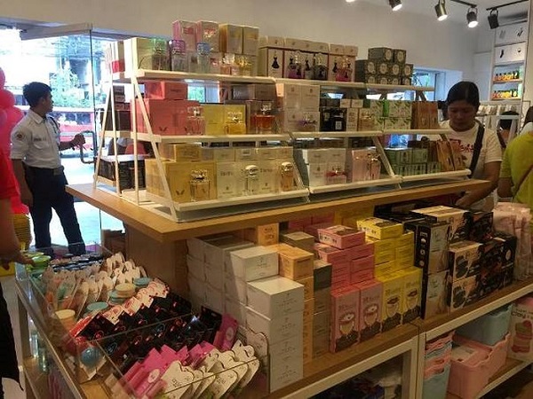 Lập lờ thương hiệu Nhật, Hàn nhưng đều bán đồ Trung Quốc