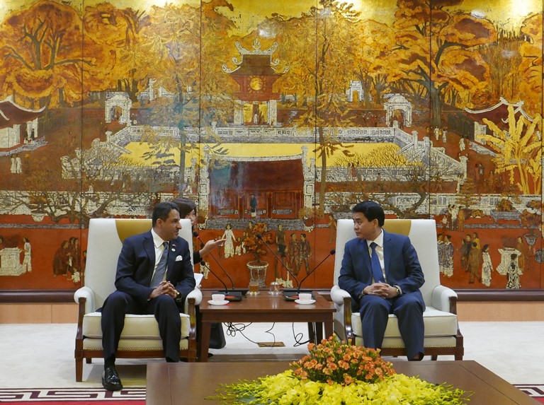 Chủ tịch UBND TP Nguyễn Đức Chung tiếp Đại sứ Các Tiểu Vương quốc Ả Rập - Hình 1