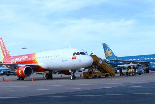 Bão số 3 đổ bộ, nhiều chuyến bay đến Thanh Hóa, Vinh bị hủy