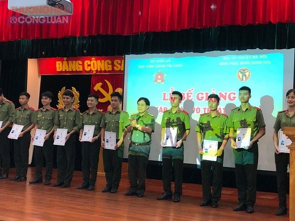 Hà Nội: Lễ bế giảng Lớp tập huấn võ thuật KD1 - Học viện Chính trị Công an Nhân dân - Hình 2