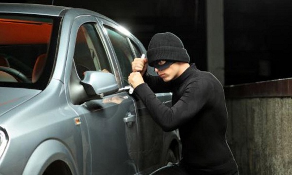 Hà Nội: Bắt đối tượng trộm 1,7 tỷ đồng trên xe ô tô - Hình 1