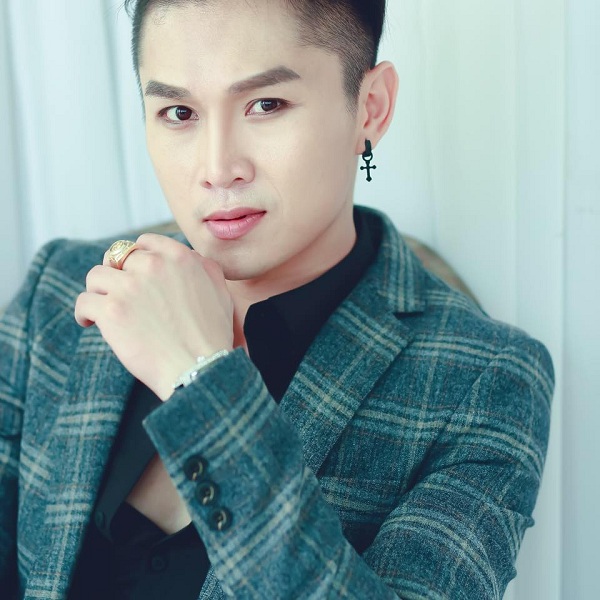 Ca sĩ Du Thiên bị 'Fan nữ' khủng bố vì chỉ vì than ế trên trang cá nhân Face book