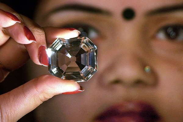 Hơn 1 triệu tỷ tấn kim cương vẫn nằm trong lòng đất - Hình 1
