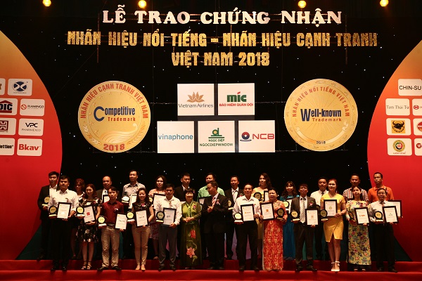 FPT Services vinh dự đạt Top 100 Nhãn hiệu nổi tiếng Việt Nam 2018. - Hình 1