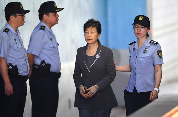 Cựu Tổng thống Hàn Quốc Park Geun-hye lãnh thêm 8 năm tù - Hình 1