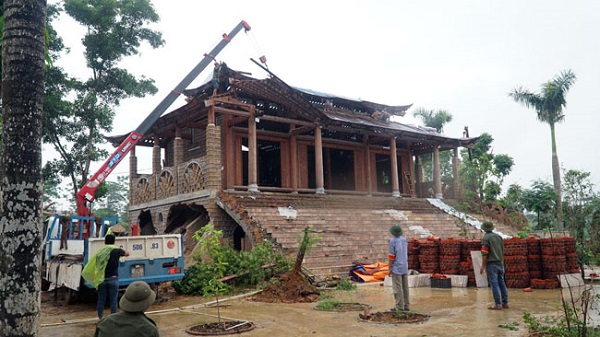 Cận cảnh việc cưỡng chế 'cung điện công chúa' xây trái phép tại huyện Ba Vì