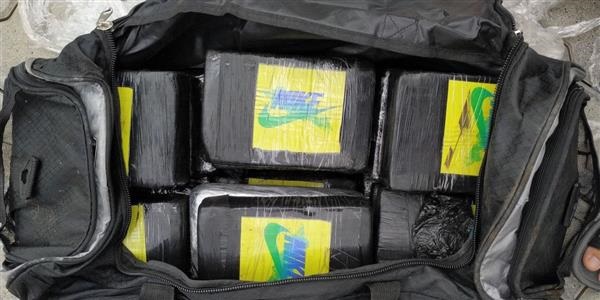 Bà Rịa- Vũng Tàu: Phát hện 100 bánh cocaine trong container phế liệu - Hình 1