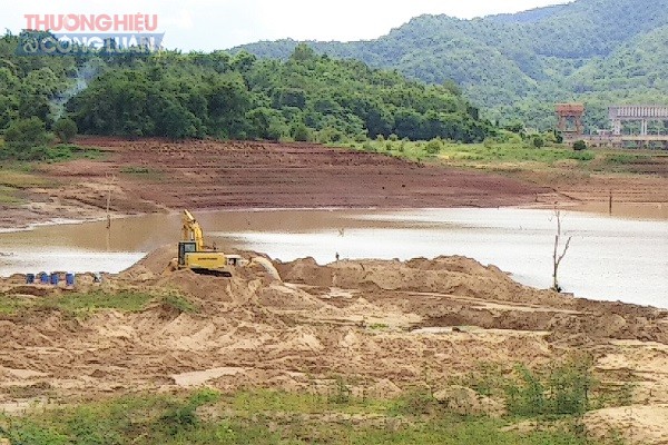 Gia Lai: Có hay không vấn nạn khai thác cát trái phép ở huyện Chư Păh? - Hình 1