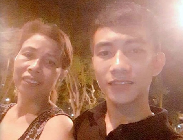 Nghệ An: Sau 10 phút đăng tin lên Facebook, một sinh viên đã tìm được bố đẻ sau 21 năm