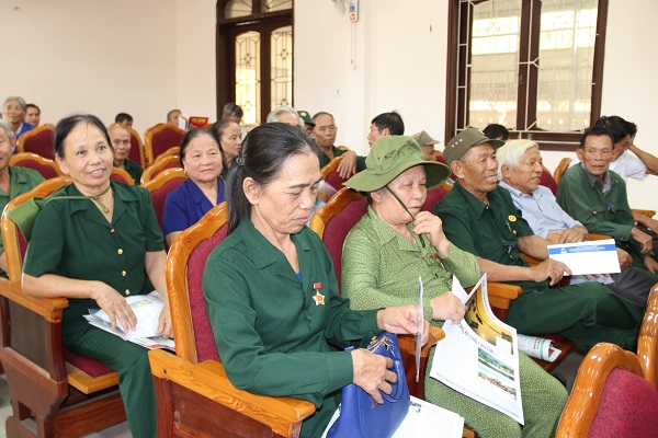 Tập đoàn Tân Hiệp Phát tặng quà cho các cựu thanh niên xung phong tại Nghệ An, Hà Tĩnh - Hình 5