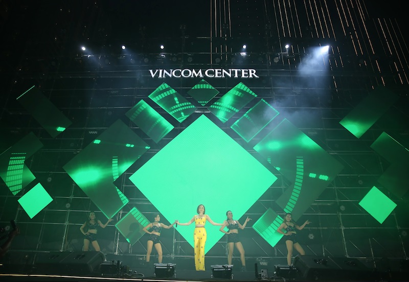 Dàn sao khủng Vbiz hội tụ tại 'Kinh đô ánh sáng' Vincom Center Landmark - Hình 6