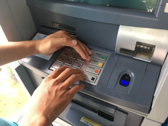 Nhiều ngân hàng cảnh báo chiêu trò đánh cắp thông tin thẻ - Hình 1