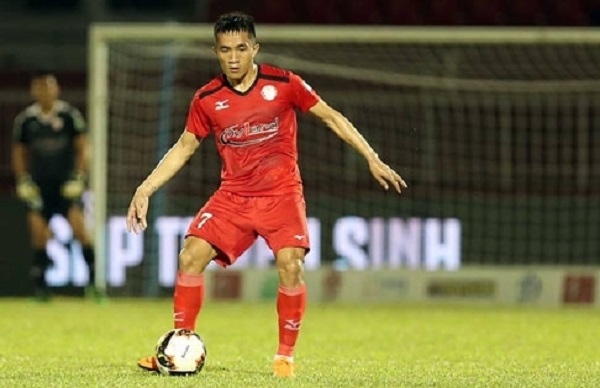 Đá bạo lực Sầm Ngọc Đức nhận án "sốc" từ VFF ở V.League