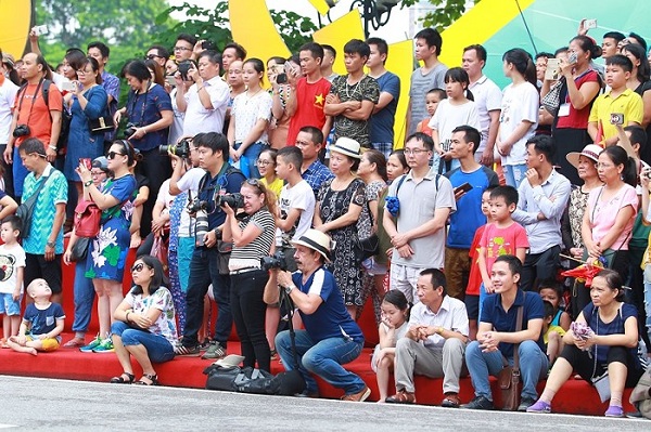 Hà Nội: Hàng nghìn khách thập phương và người dân Thủ đô hòa mình trong lễ hội đường phố - Hình 5