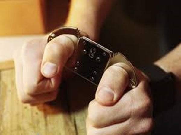 Làm khống tài liệu chiếm đoạt hơn trăm tỷ đồng của ngân hàng