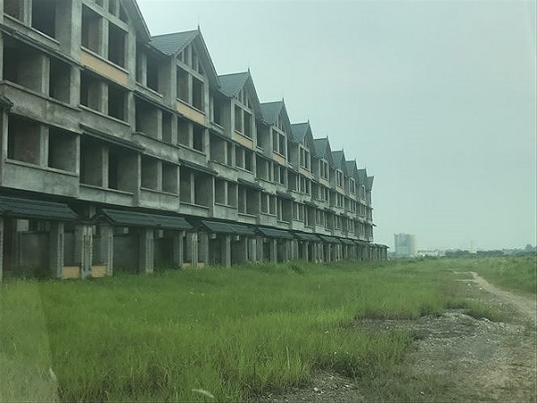 Hà Nội: La liệt khu đất trống, những khu nhà xây dở dang không một bóng người - Hình 8