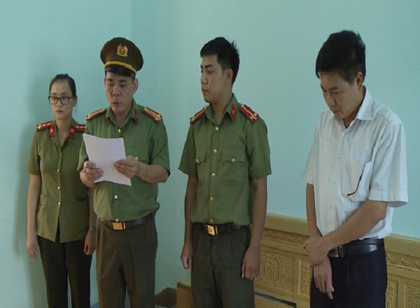 Vụ gian lận điểm thi THPT Quốc gia: Khởi tố và bắt tạm giam 3 cán bộ Sở GDĐT Sơn La - Hình 1