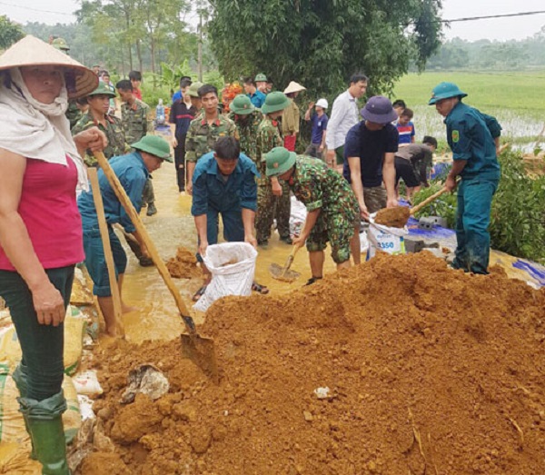 Hà Nội: Công tác khắc phục hậu quả, hỗ trợ bà con vùng lũ lụt được chỉ đạo ráo riết - Hình 3