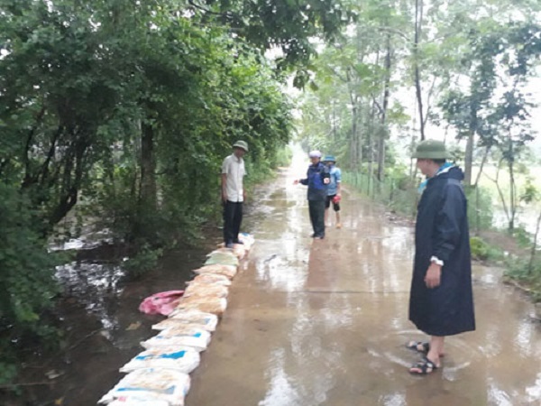 Hà Nội: Công tác khắc phục hậu quả, hỗ trợ bà con vùng lũ lụt được chỉ đạo ráo riết - Hình 2