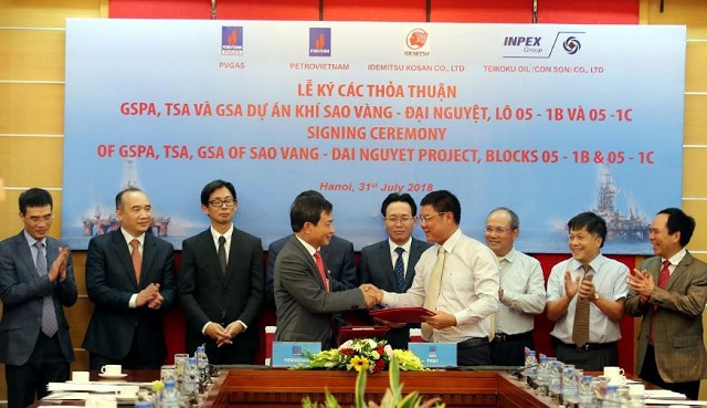 PVN ký kết các hợp đồng phát triển dự án Sao Vàng