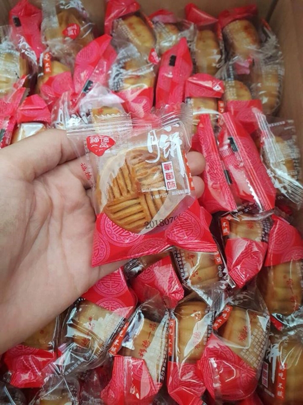 Bánh trung thu Trung Quốc tràn ngập thị trường với giá siêu rẻ