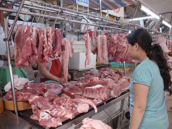 Giá thịt lợn cao kỷ lục: Diễn biến bất thường? - Hình 1