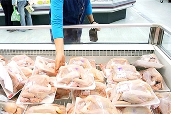 Gần trăm nghìn tấn thịt gà nhập về Việt Nam với giá siêu rẻ - Hình 1