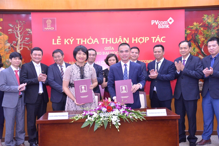 PVcomBank tăng cường hợp tác với Đại học Hà Nội - Hình 1
