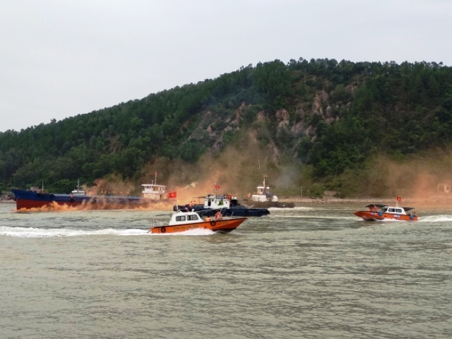 Cảng vụ Hàng hải Nghệ An: Diễn tập phối hợp TKCN hàng hải