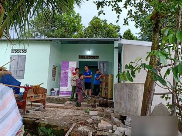 Thiện Tâm Quỳ Hợp: Bàn giao nhà cho bé 10 tuổi bệnh nặng, gia đình khó khăn