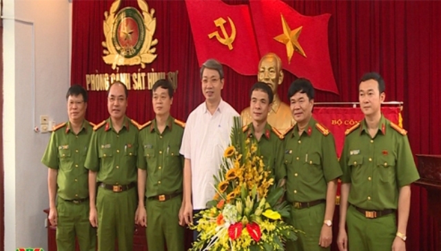 Thanh Hóa: Trao thưởng cho ban chuyên án triệt xóa ổ nhóm chuyên cho vay nặng lãi, đòi nợ thuê