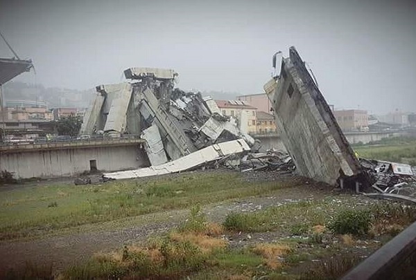 Italia: Sập cầu ở thành phố Genoa