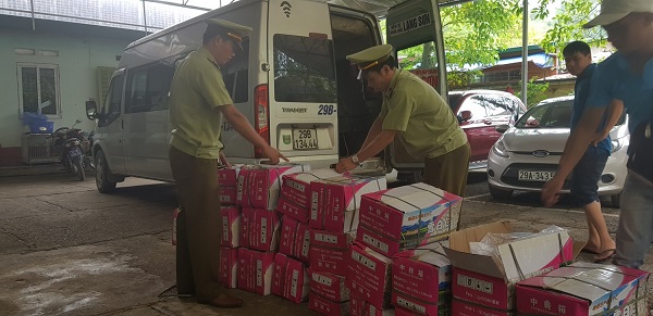 Tịch thu 360 kg hạt dưa đã tách vỏ nhập lậu