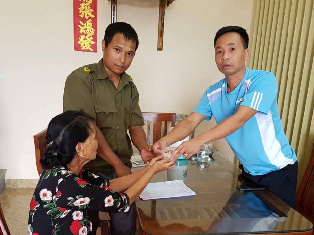 Hà Tĩnh: Một tiểu thương không tham của rơi khi nhặt được 1,3 cây vàng