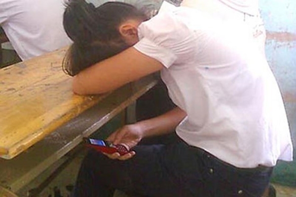 Hà Nội: Nghiêm cấm giáo viên, học sinh sử dụng điện thoại trong giờ học