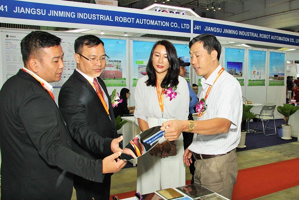 Khai mạc triển lãm World Glasstech và Doors & Window Vietnam 2018