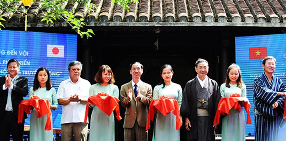 TP. Hội An (Quảng Nam): Giao lưu trưng bày sản phẩm tơ lụa - thổ cẩm truyền thống