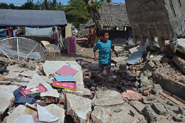 Động đất kép tại Indonesia, ít nhất 12 người thiệt mạng - Hình 1
