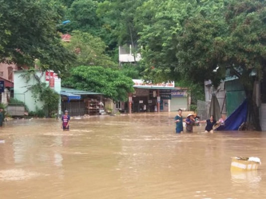 Nghệ An: Đề nghị hỗ trợ khẩn cấp để khắc phục hậu quả mưa lũ - Hình 1
