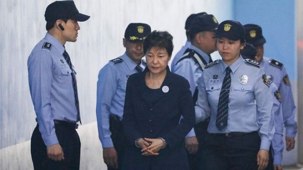 Cựu Tổng thống Park Geun-hye bị tăng án phạt tù - Hình 1
