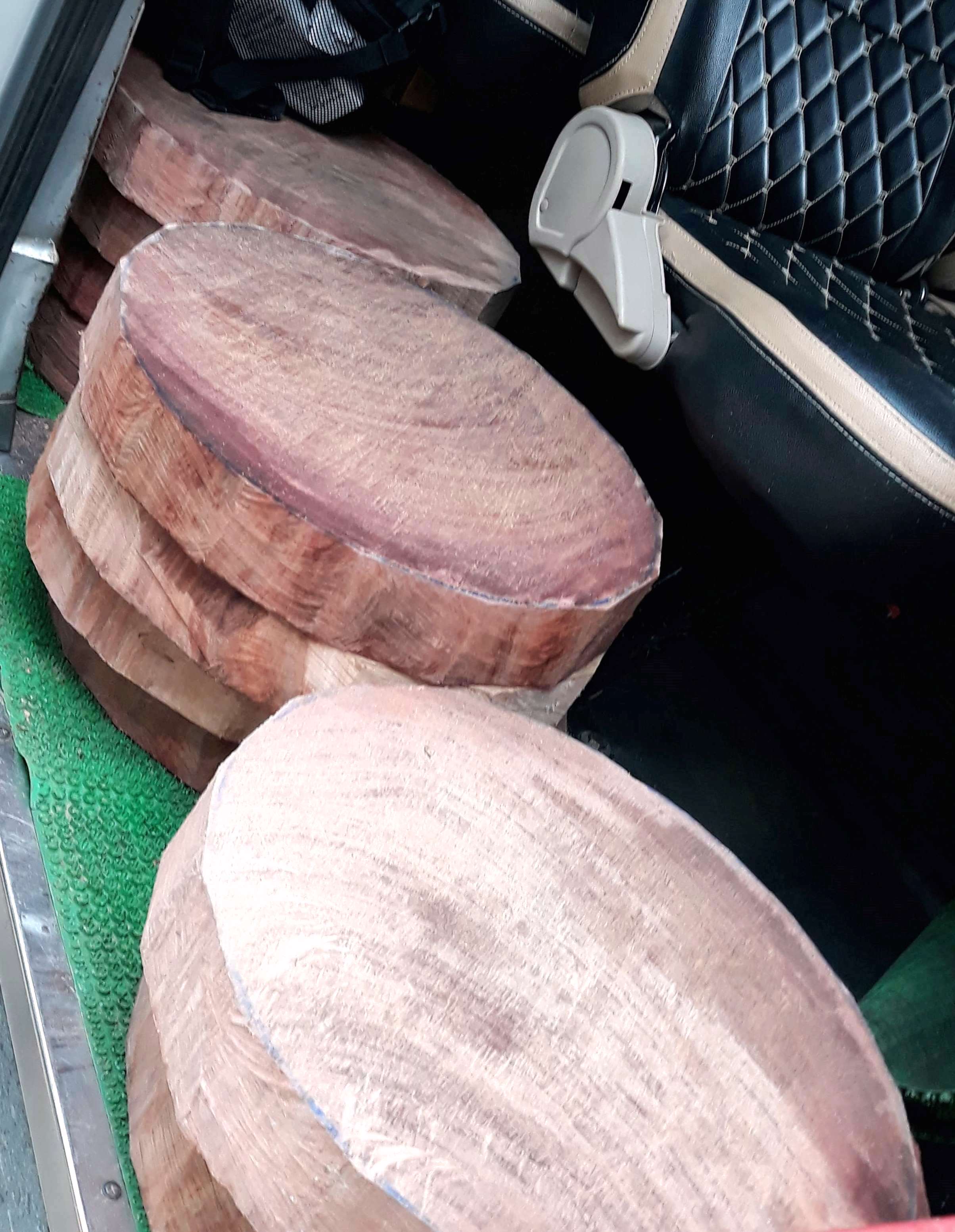 Quảng Nam: Liên tiếp phát hiện nhiều vụ vận chuyển gỗ lậu - Hình 3