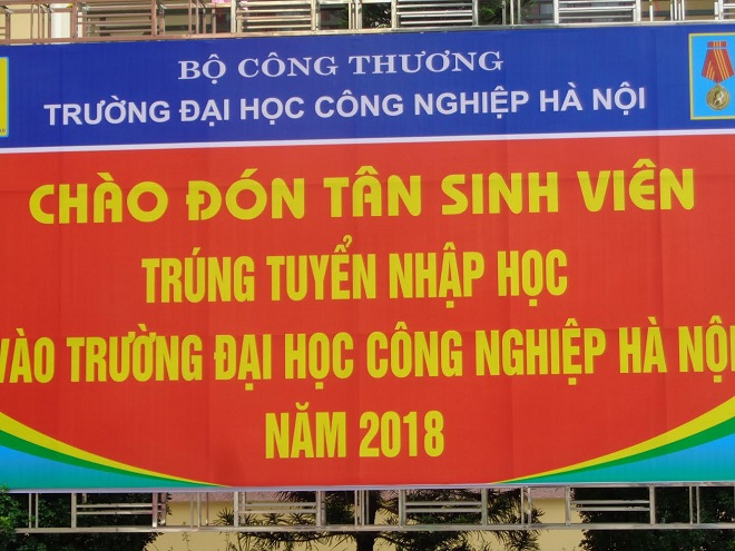 Trường ĐH Công nghiệp Hà Nội: Tưng bừng ngày hội chào đón tân sinh viên - Hình 1