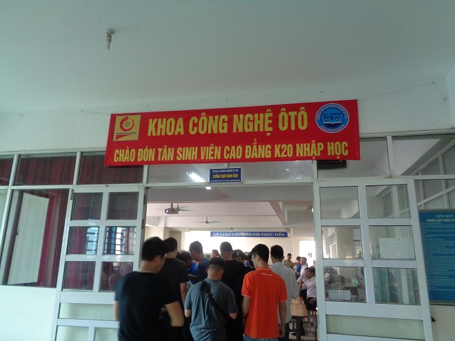 Trường ĐH Công nghiệp Hà Nội: Tưng bừng ngày hội chào đón tân sinh viên