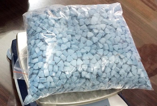 Hải quan TP. HCM: Bắt giữ 7,544 kg ma túy đá tổng hợp chỉ trong 2 ngày - Hình 1